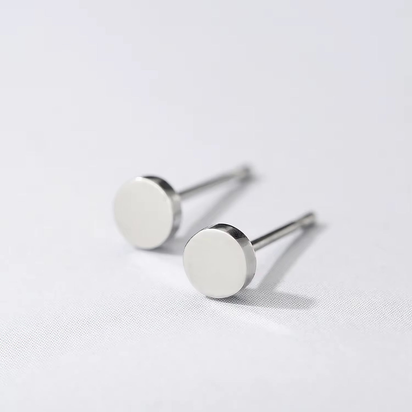 Round Studs