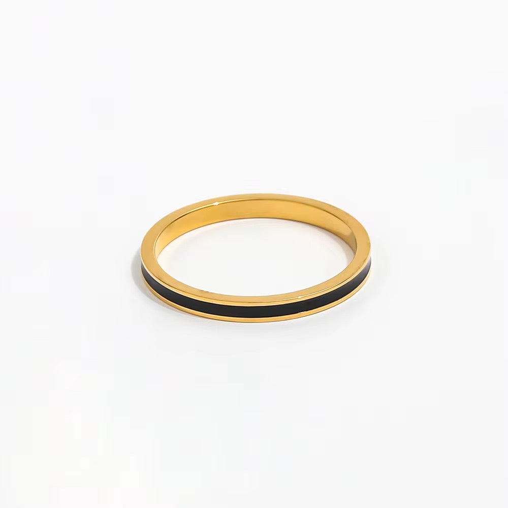 B&W Stackable Ring